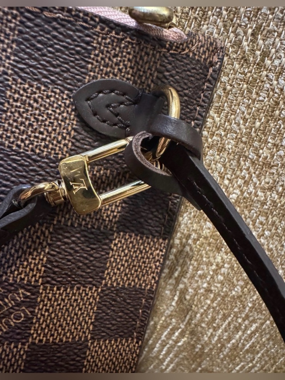 ⭐️ Authentic LV Louis Vuitton Damier Ebene  Neverfull Pouchette Wristlet ⭐️ - Picture 5 of 12